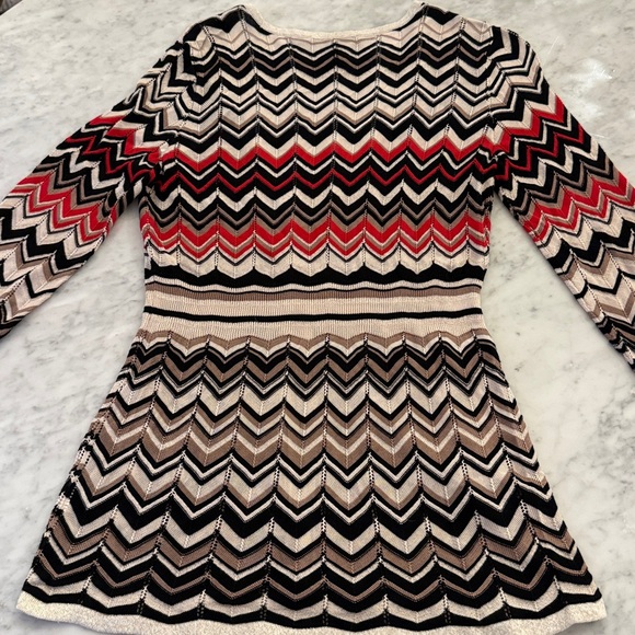 White House Black Market Chevron Sweater Cardigan - Picture 5 of 5